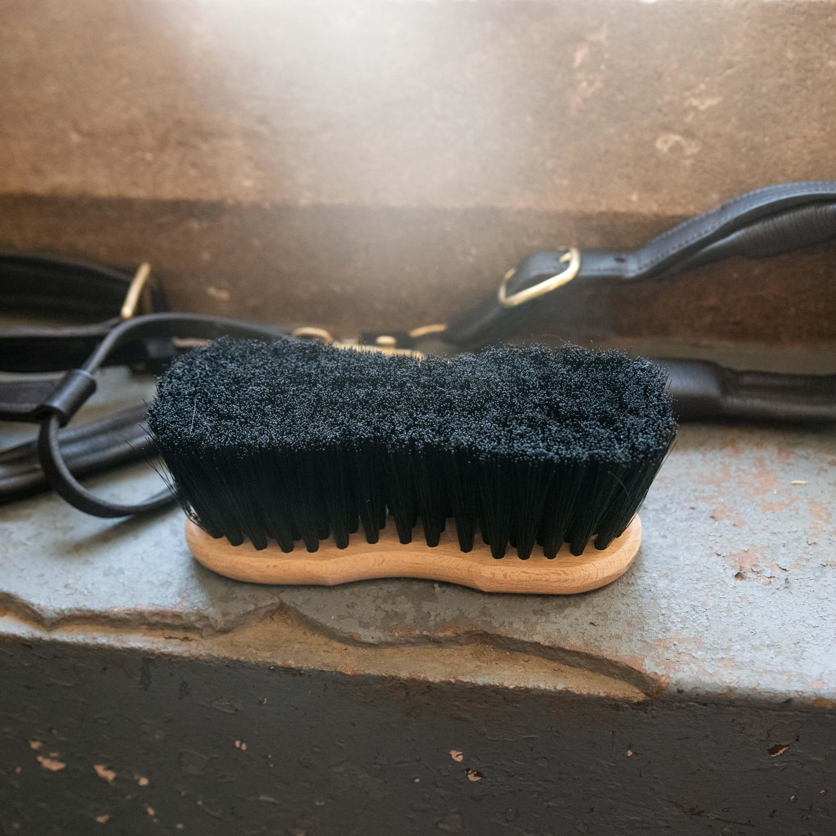 Borstiq Shaped Soft Flick Brush